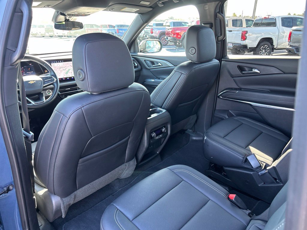 Used 2026 Chevrolet Traverse LT AWD/4WD image 32