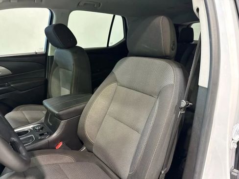 Used 2020 Chevrolet Traverse LT image 23