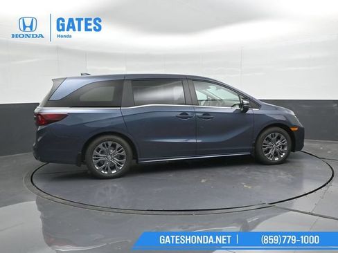 Used 2026 Honda Odyssey Touring image 3