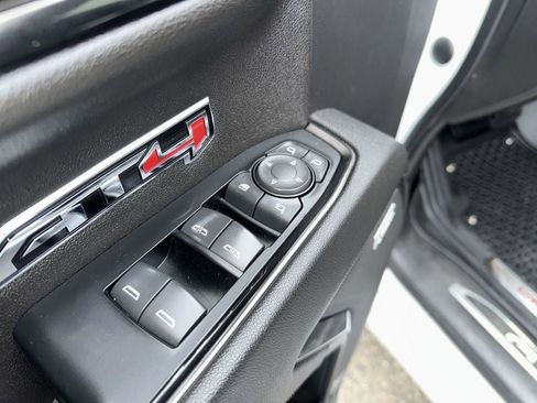 Used 2023 GMC Sierra 1500 AT4 w/ Technology Package image 10