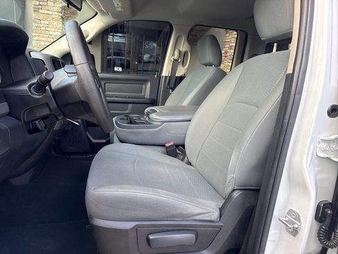 Used 2015 RAM 1500 Express RWD image 8