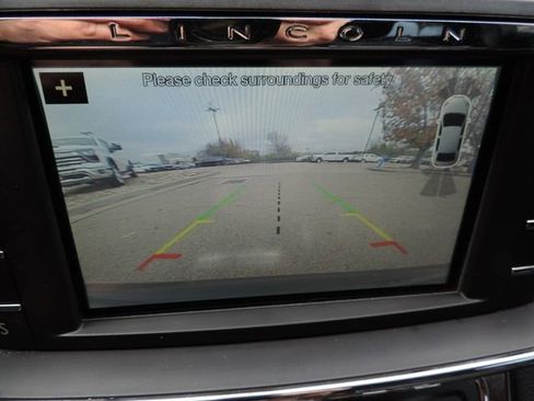 Used 2018 Lincoln Continental Select image 31