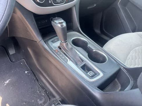 Used 2019 Chevrolet Equinox LT AWD/4WD image 16