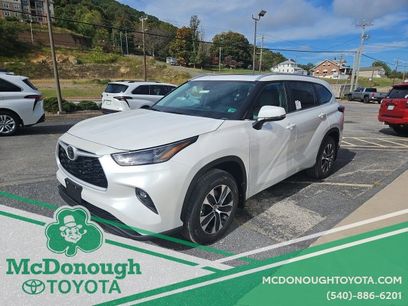 New 2025 Toyota Highlander XLE