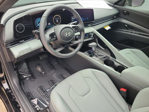 New 2026 Hyundai Elantra Limited image 16