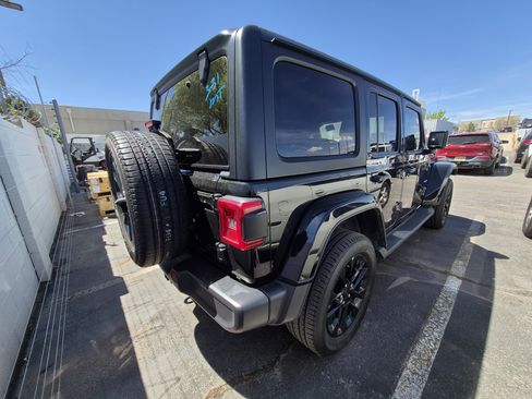Used 2023 Jeep Wrangler Unlimited Sahara w/ Cold Weather Group image 9