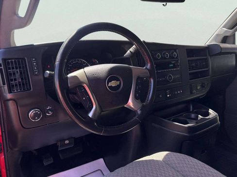 Used 2017 Chevrolet Express 3500 RWD image 15