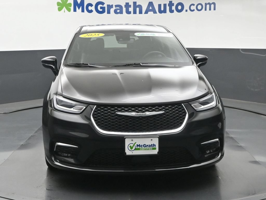 Used 2025 Chrysler Pacifica Select FWD image 6