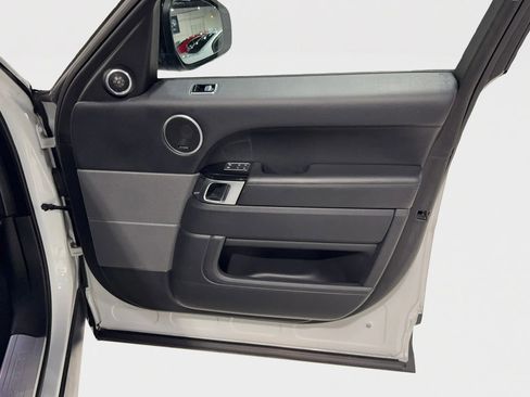 Used 2018 Land Rover Range Rover Sport HSE image 29