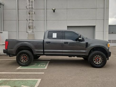 Used 2017 Ford F250 XLT w/ XLT Value Package AWD/4WD image 4