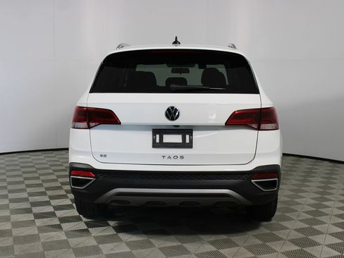 Used 2022 Volkswagen Taos SE FWD image 32
