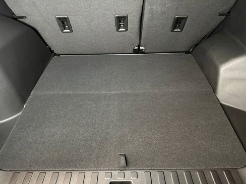 Used 2024 Chevrolet Equinox LT AWD/4WD image 22