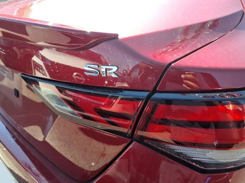 Used 2023 Nissan Sentra SR w/ SR Premium Package FWD image 5