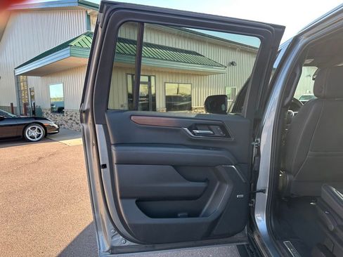 Used 2025 GMC Yukon XL Denali AWD/4WD image 21
