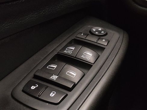 Used 2020 Jeep Cherokee Trailhawk w/ Cold Weather Group AWD/4WD image 27