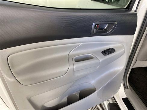 Used 2015 Toyota Tacoma 4x4 Double Cab w/ TRD Sport Package image 27