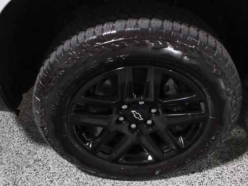 Used 2023 Chevrolet Silverado 1500 Custom Trail Boss w/ LPO, Dark Essentials Package AWD/4WD image 11