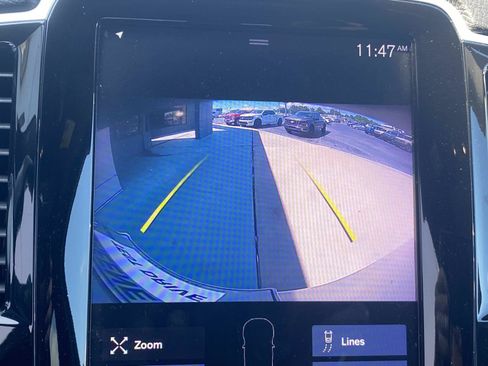 Used 2018 Volvo XC90 T6 Momentum w/ Momentum Plus Package AWD/4WD image 25