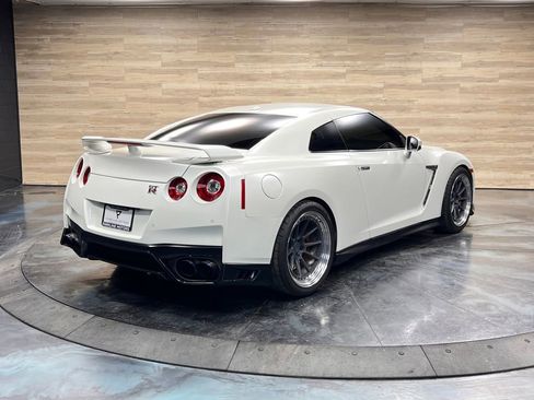 Used 2020 Nissan GT-R Premium w/ Premium Interior Package AWD/4WD image 24