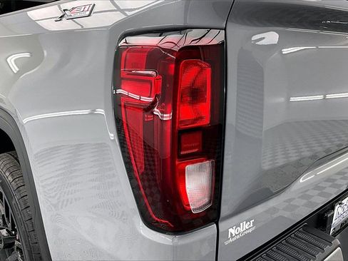 Used 2024 GMC Sierra 1500 Elevation w/ Elevation Premium Package image 31