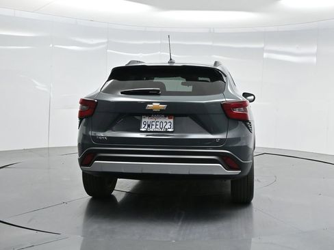 Used 2025 Chevrolet Trax LT w/ Driver Confidence Package FWD image 42
