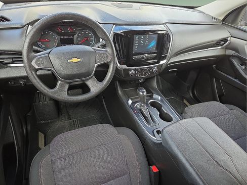 Used 2018 Chevrolet Traverse LS w/ LPO, Black Accent Package FWD image 10