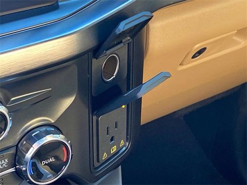 Used 2025 Ford F450 Lariat w/ Chrome Package image 27