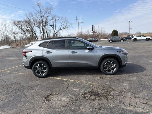 New 2026 Chevrolet Trax LT w/ LT Convenience Package image 4