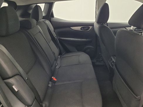 Used 2021 Nissan Rogue Sport S image 19