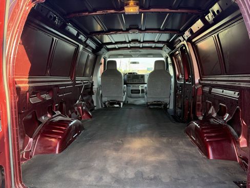 Used 2011 Ford E-150 and Econoline 150 w/ Commercial Cargo Van Pkg RWD image 14