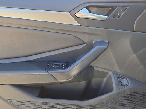 Used 2024 Volkswagen Jetta SE image 15