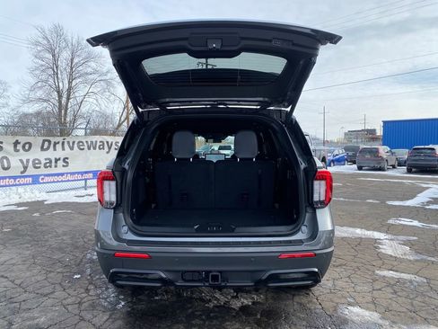 Used 2025 Ford Explorer ST-Line image 5