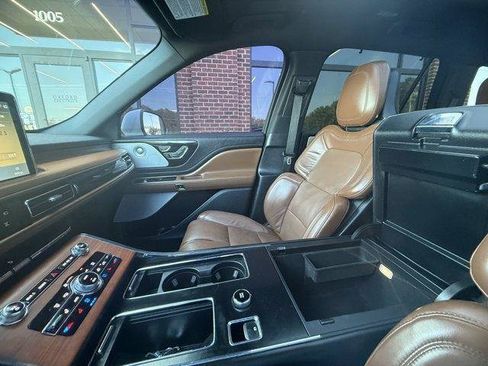 Used 2021 Lincoln Aviator Reserve w/ Equipment Group 210A AWD/4WD image 28