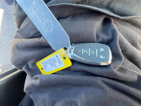 Used 2022 Chevrolet Equinox LT w/ Driver Convenience Package image 33