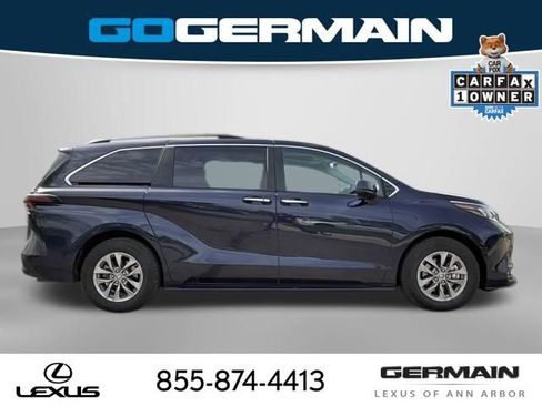 Used 2025 Toyota Sienna XLE FWD image 9
