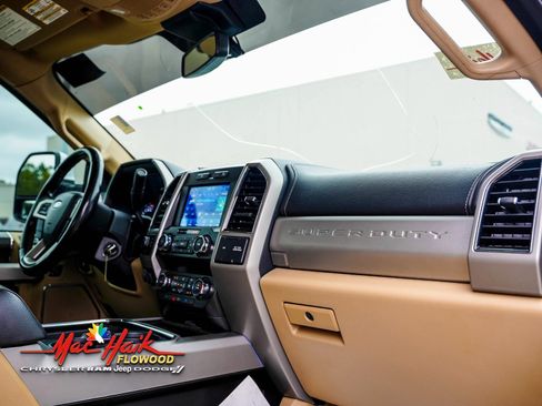 Used 2021 Ford F250 Lariat w/ Chrome Package image 11