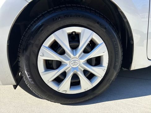 Used 2015 Toyota Corolla L image 11