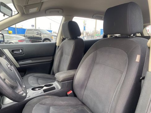 Used 2015 Nissan Rogue S image 9