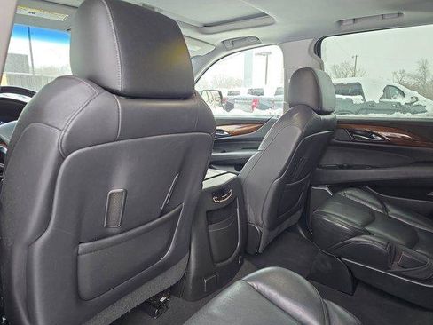 Used 2020 Cadillac Escalade Luxury image 12