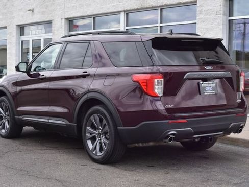Used 2022 Ford Explorer XLT w/ Equipment Group 202A AWD/4WD image 9