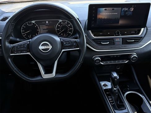 Used 2024 Nissan Altima 2.5 SL image 11