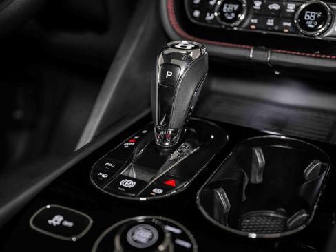 Certified 2022 Bentley Bentayga image 40