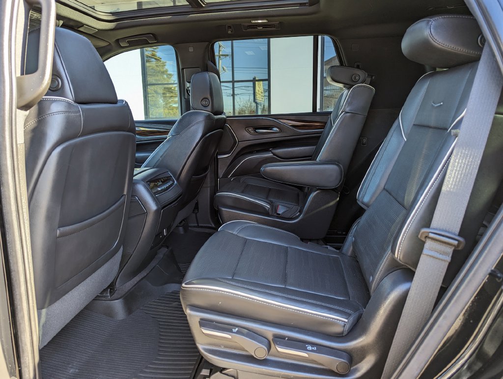 Used 2022 Cadillac Escalade Premium Luxury RWD image 40
