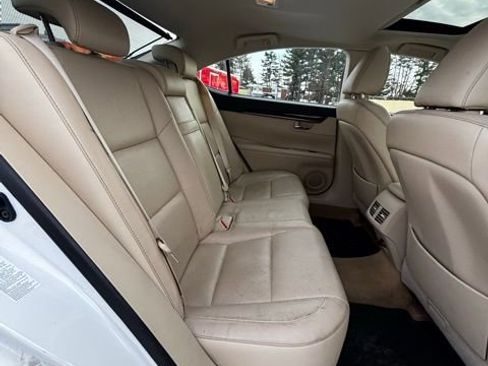 Used 2014 Lexus ES 350 w/ Luxury Package image 15