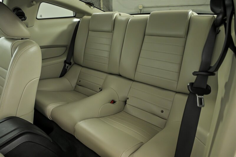 Used 2010 Ford Mustang GT RWD image 16