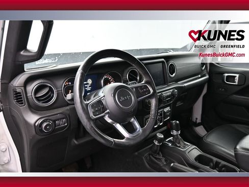 Used 2020 Jeep Wrangler Unlimited Sahara image 18