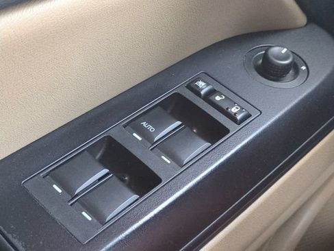 Used 2015 Jeep Patriot Latitude AWD/4WD image 21