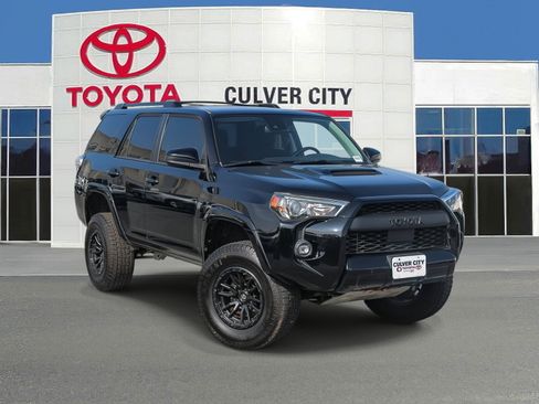 Used 2021 Toyota 4Runner TRD Off-Road image 1