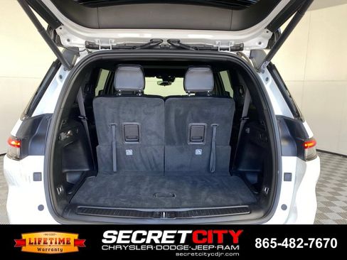 Used 2023 Jeep Grand Cherokee L Laredo AWD/4WD image 31