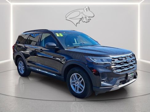 Used 2025 Ford Explorer Active image 6